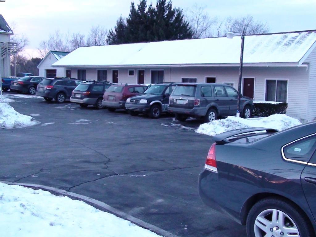 Highlander Inn Town of Town of Rutland Exteriör bild